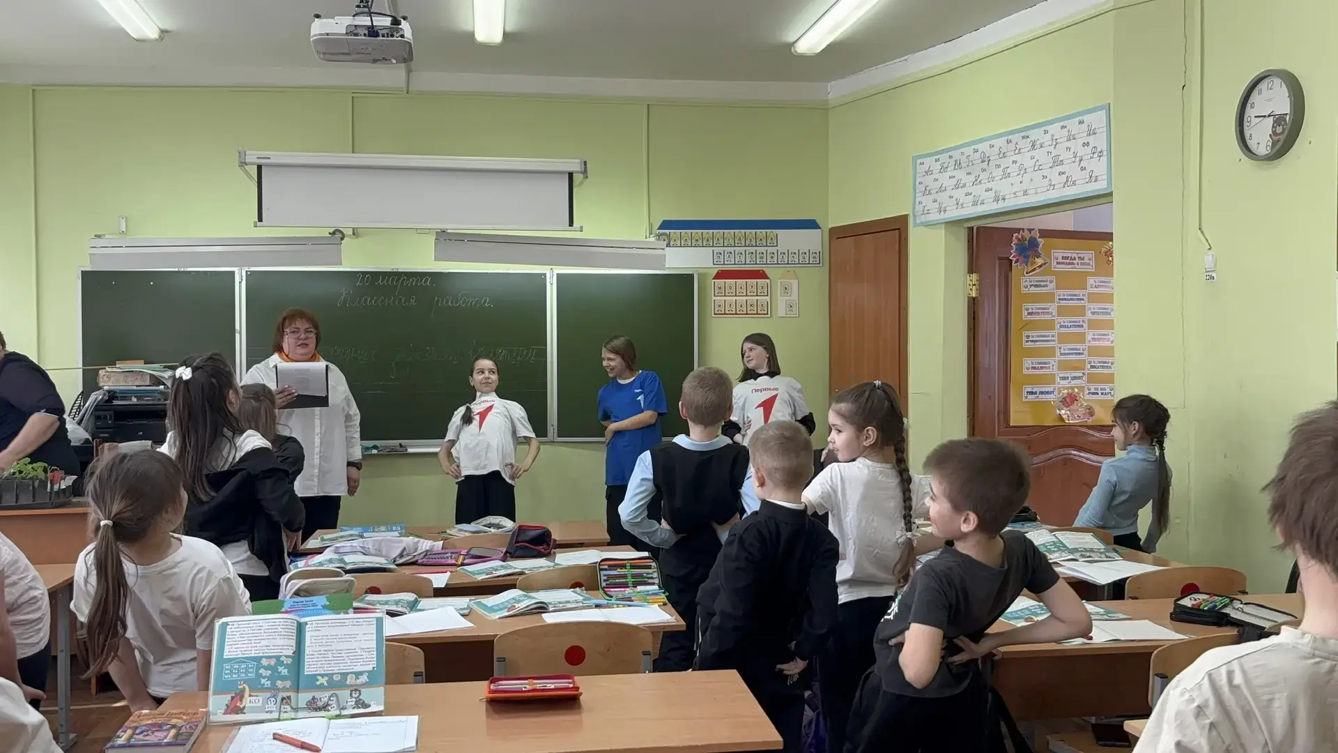 👫Зарядка с рифмой🎑  🌟 В преддверии Всемирного дня поэзии в начальной школе МБОУ СОШ № 1 г. Покров ца