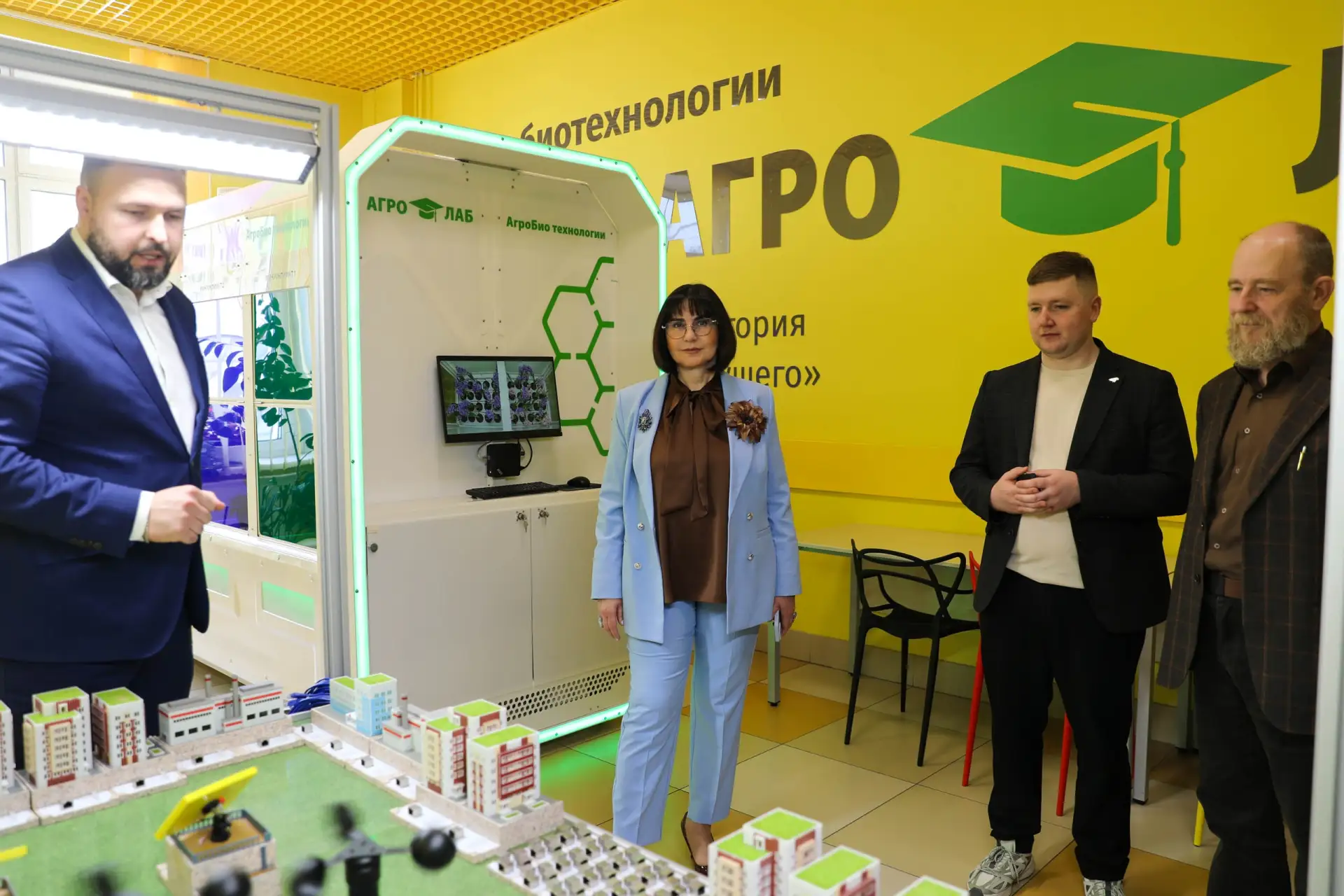 Петербург поделился инженерным опытом с Омском и Нижним Новгородом 🤝  22 апреля в ИТШ №777 прошёл вс