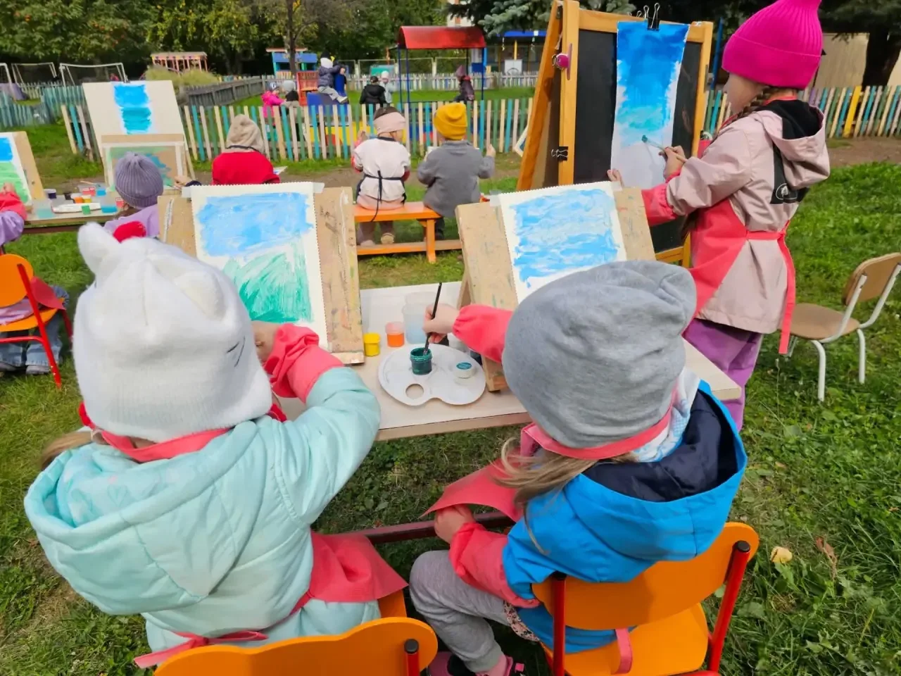 🎨🍂 В кружке «Рисуем вместе» стартовали первые занятия! 🍂🎨