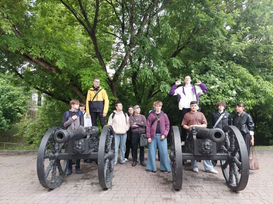27 мая для студентов Брянского техникума управления и бизнеса состоялась познавательная экскурсия.

