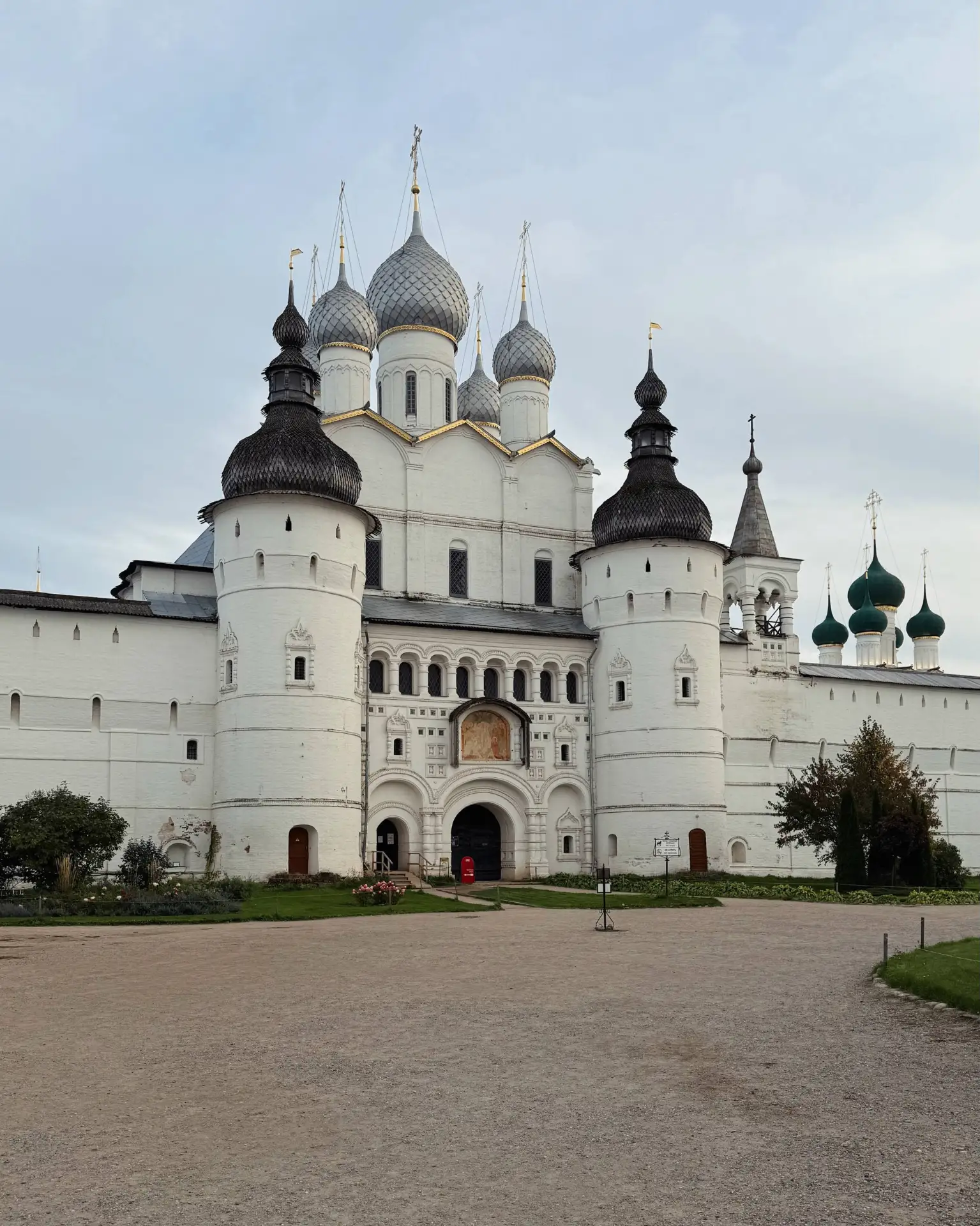📸 Прогулка по Ростову Великому. Друзья, какой город классического «Золотого кольца» ва...