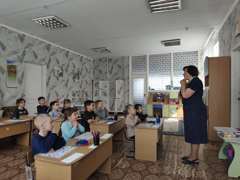 В группе старшего дошкольного возраста "Клубничка", педагог-психолог провела открытое к...