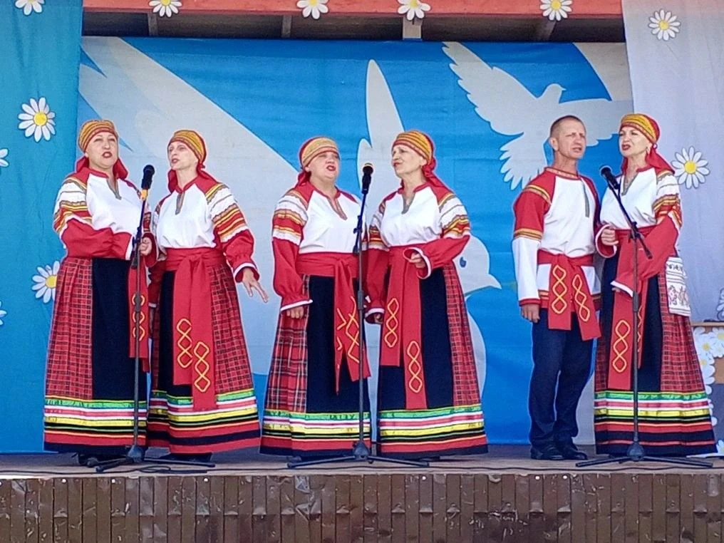❤️ 12 июля вокальный коллектив Центра досуга «Душевный разговор» выступил на праздновании Дня семьи 