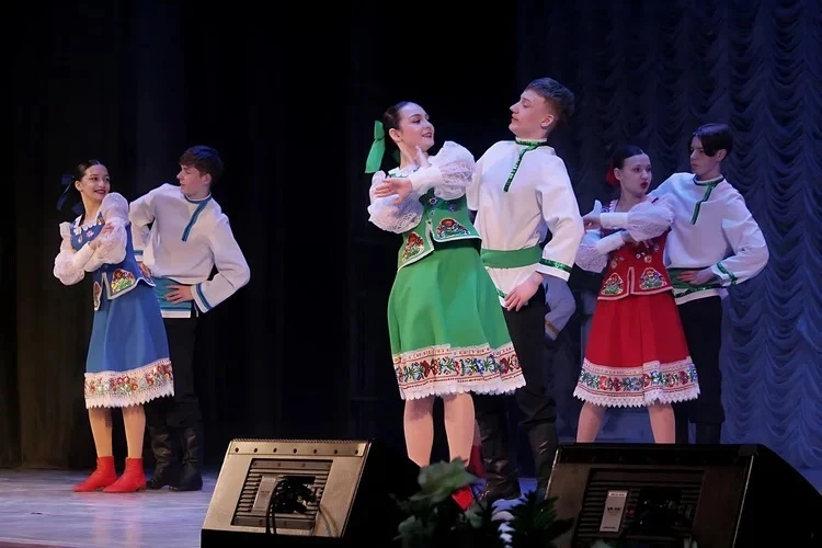 🎤 🎉 Наша школа открыла фестиваль «Юные таланты»! Сегодня в нашем городе стартовал долгожданный город