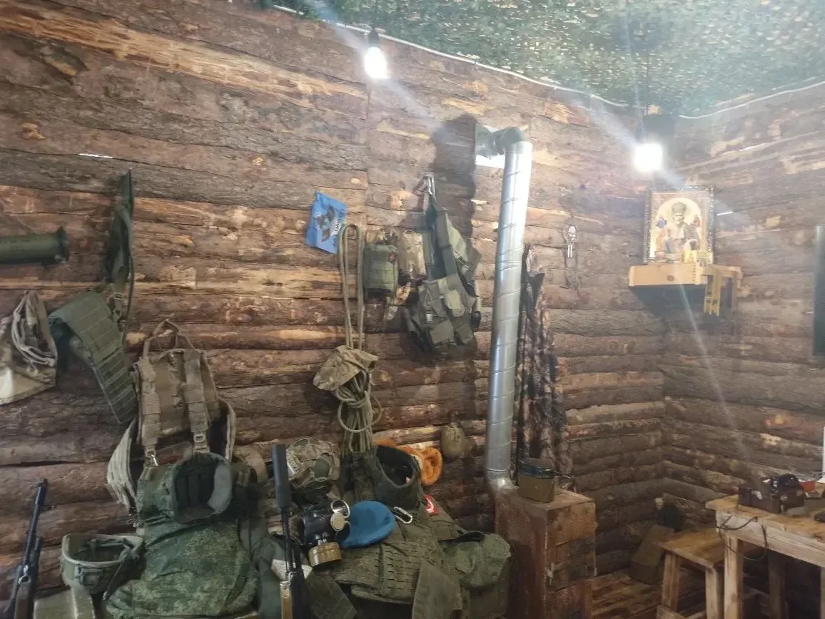 Экскурсия в музей СВО  В пятницу ученики 11Б класса посетили музей СВО. Ребятам показали экспозицию 