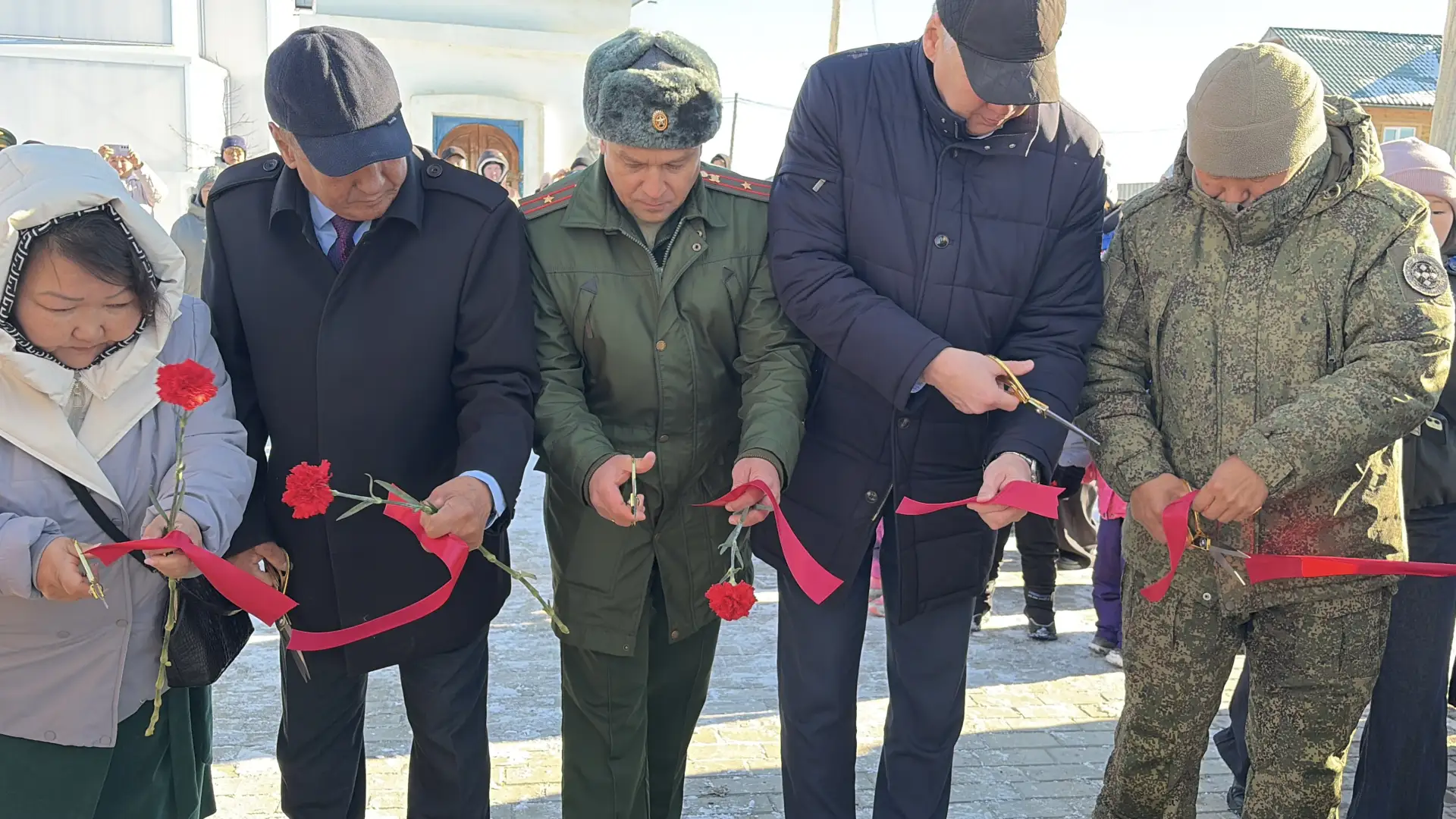 🕊️"ТУЛЛУКТАРДЫЫН ЭРГИЛЛИЭМ" СЫРДЫК ЫРА САНАА СКВЕРЭ ТААТТАҔА