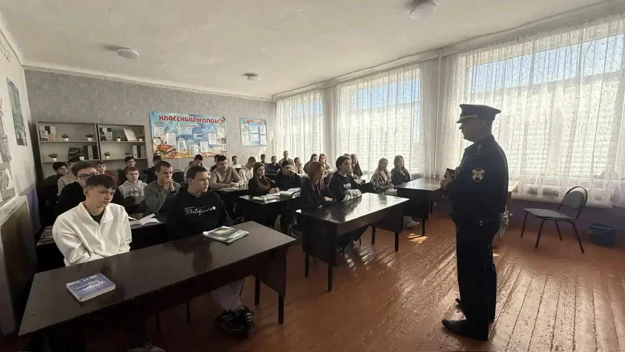 В преддверии празднования Дня Победы в Великой Отечественной войне в ГБОУ « УВК 1 Шахте...