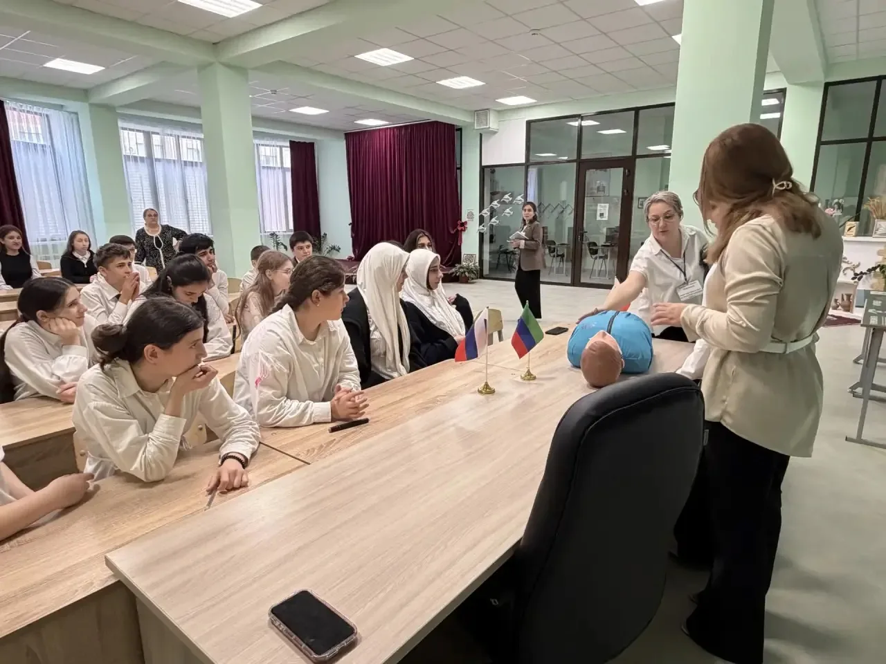 22.05.2026г в нашей школе состоялось практическое занятие по оказанию первой помощи для учащихся. Ме