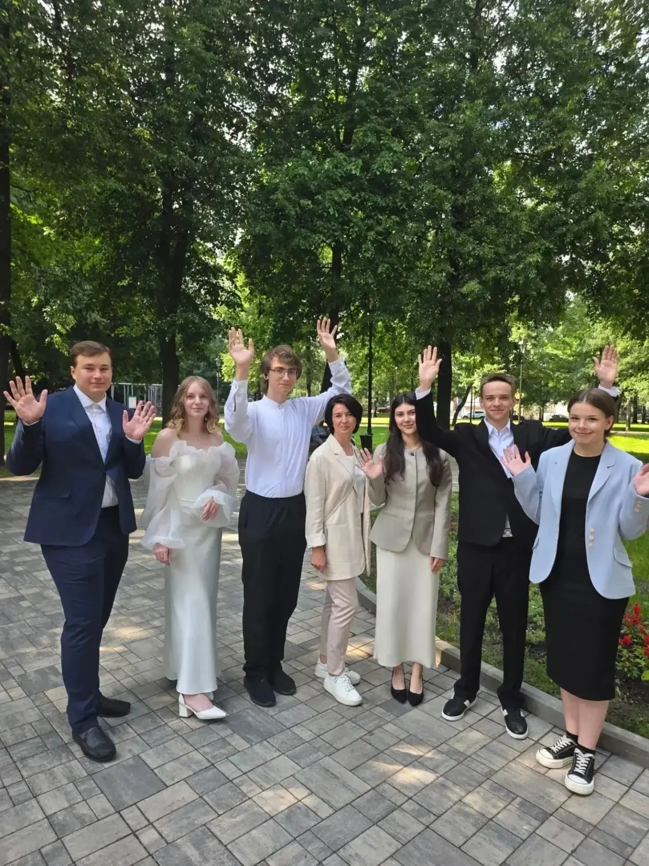 Высокая награда за упорный труд!!!
Выпускникам ГБОУ школы 327 Невского района 29 июня 2026 года в КЦ
