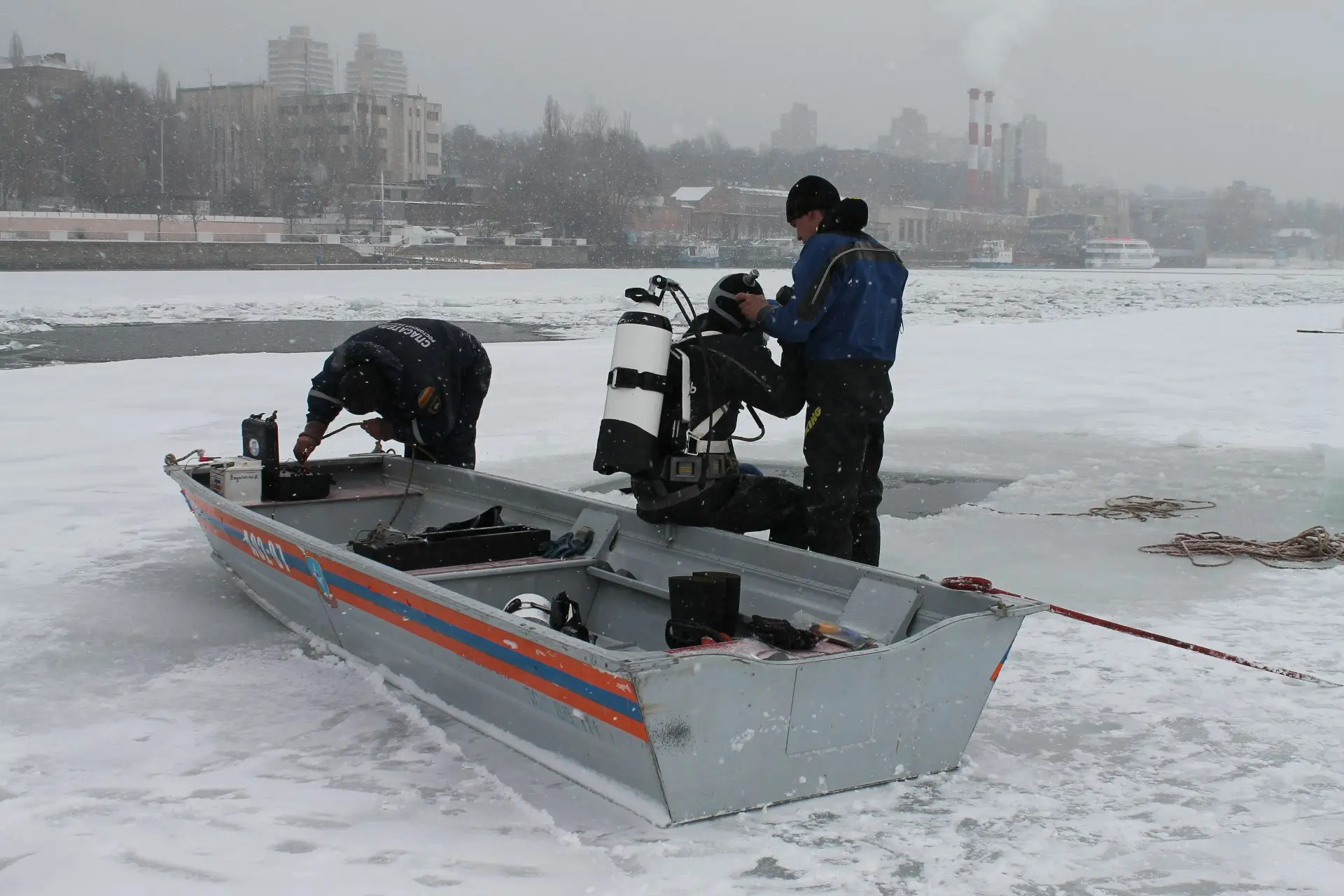 ВОДОЛАЗЫ – ГОРДОСТЬ СПАСАТЕЛЬНОЙ СЛУЖБЫ ОБЛАСТИ! Сегодня отечественная водолазная служба отмечает 14