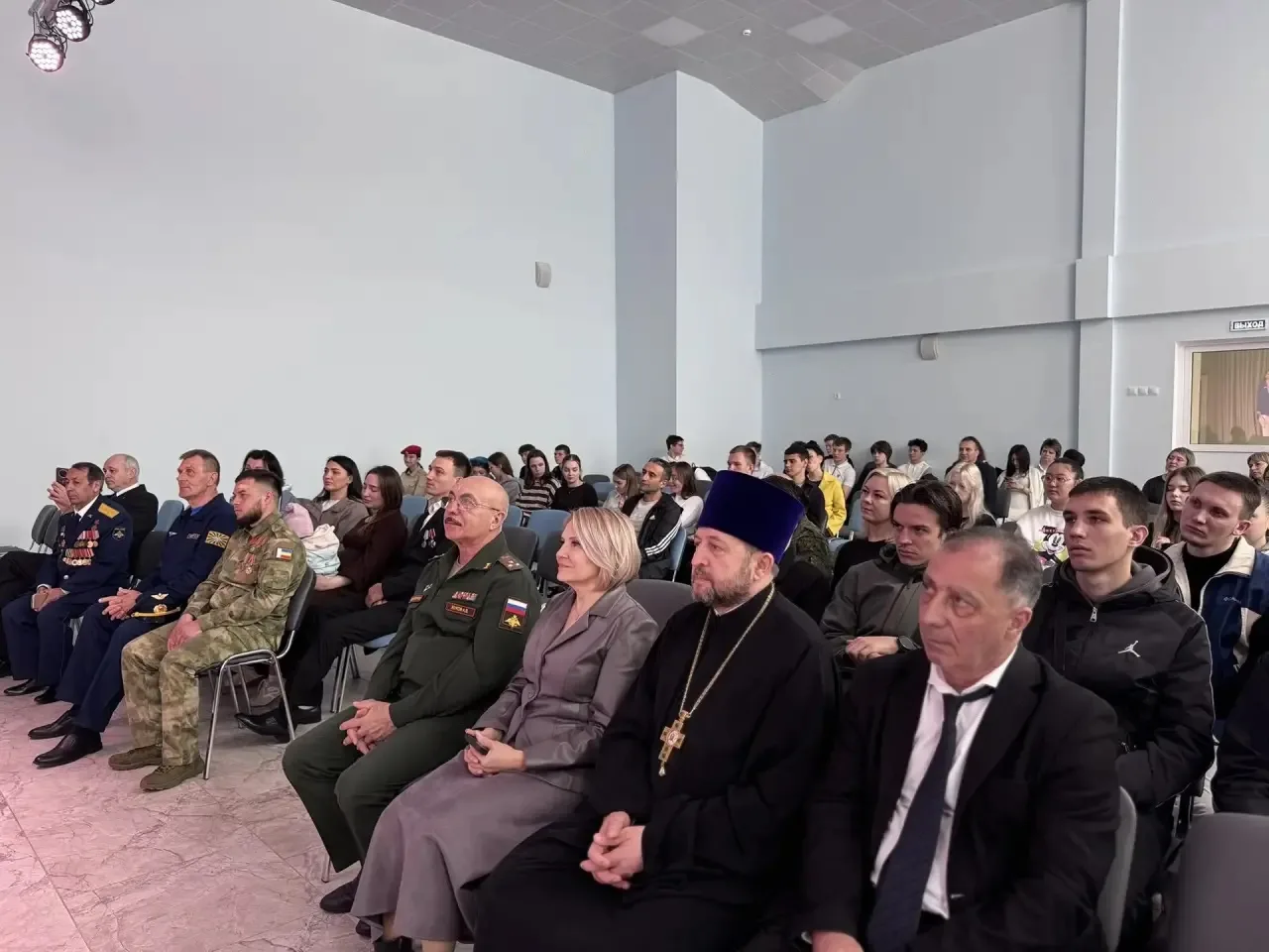День призывника и награждение героев СВО прошли в Кулешовке  В Кулешовской средней школе № 16 состоя