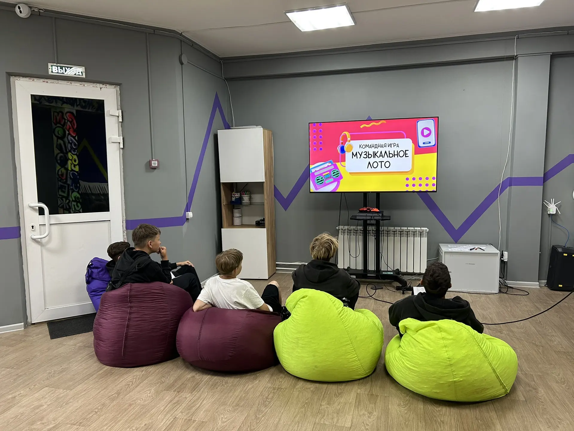 🎱 Музыкальное лото в «Доме Молодёжи»: классика жанра!