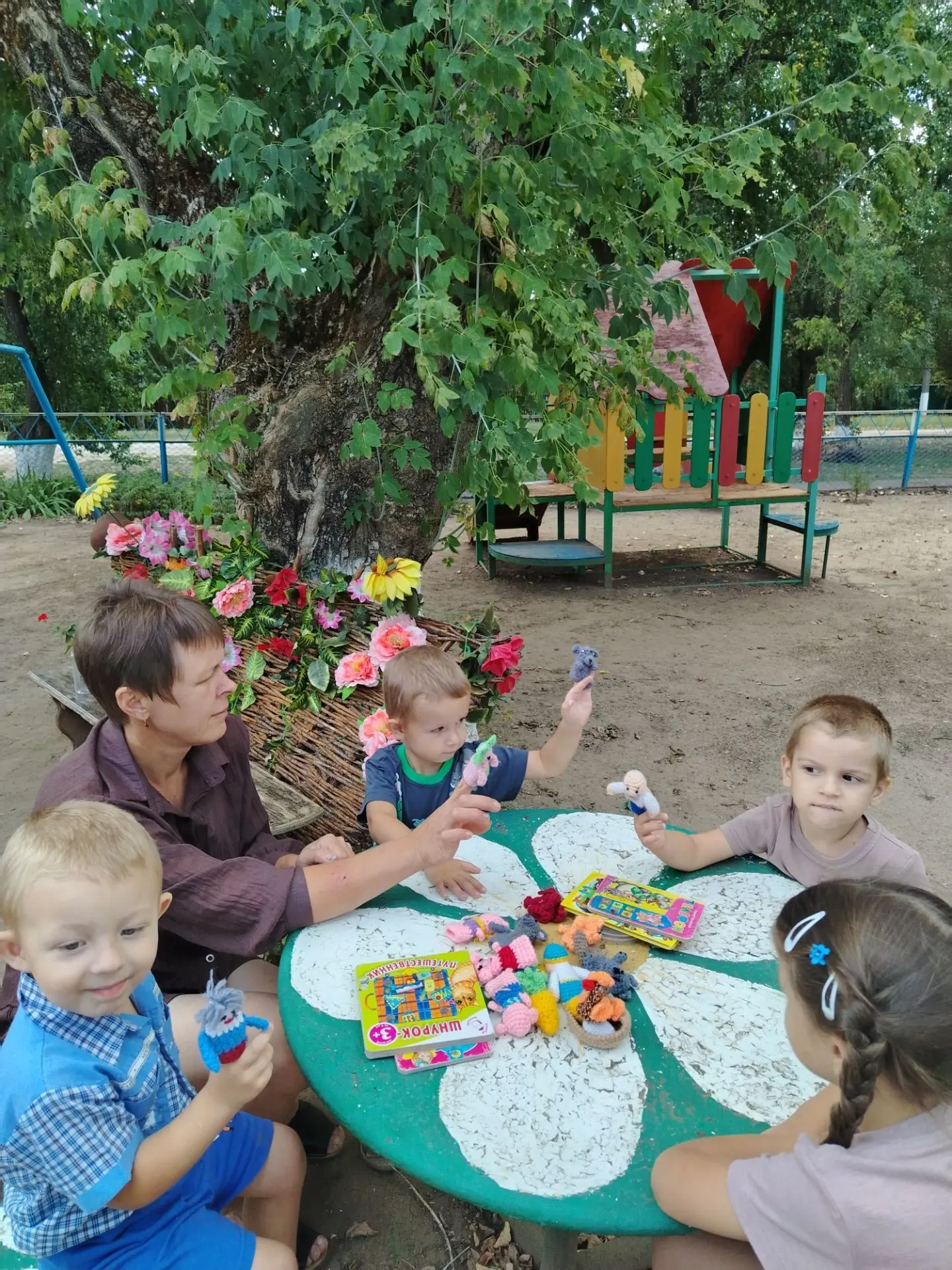 Книги на свежем воздухе: совмещаем полезное с приятным! 📚🌳