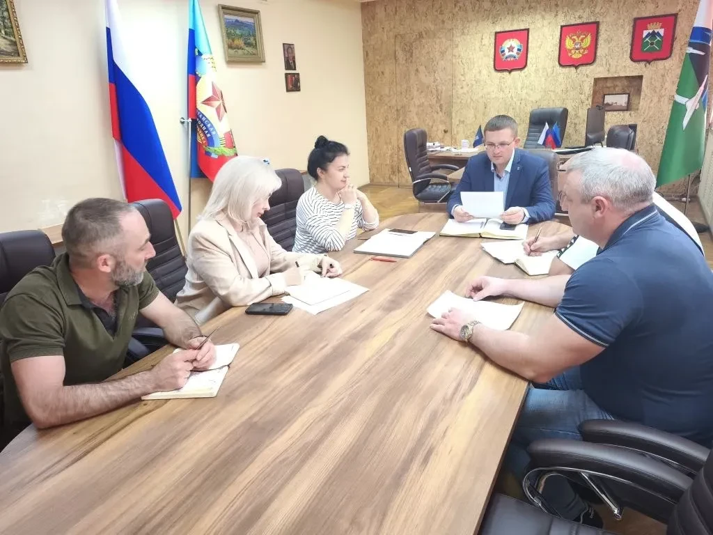 После праздников — к плановой работе: итоги совещания по ЖКХ
Сегодня провёл рабочее совещание, посвя