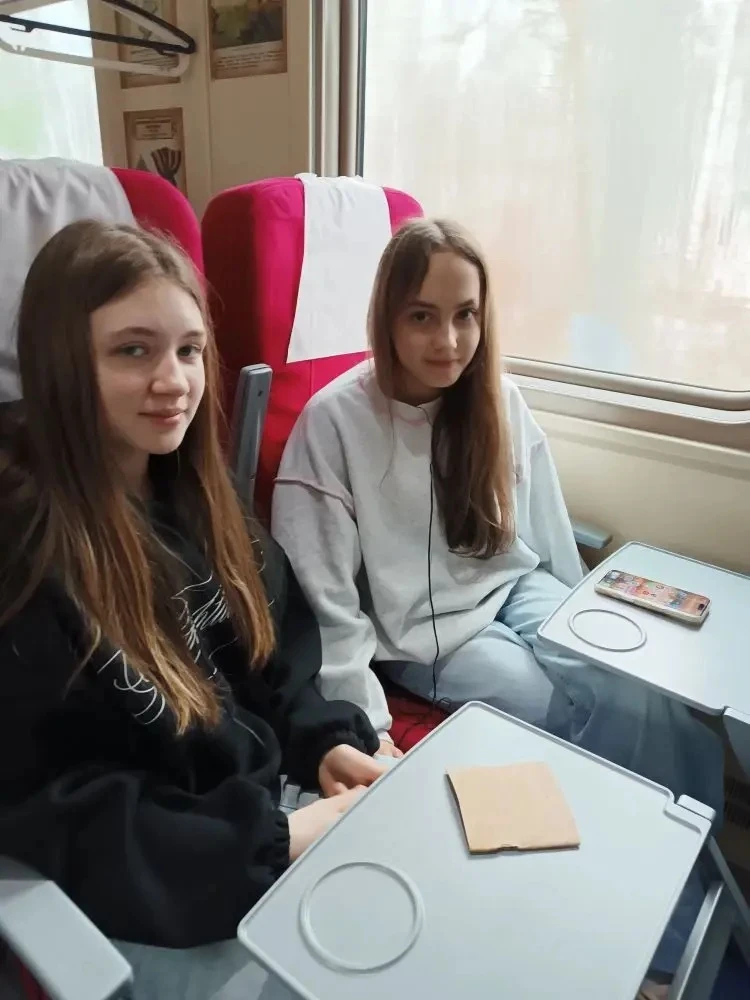 📸 Поездка 6 В в Алапаевск – это было незабываемо! 🚂✨  В эту субботу шестиклассники отправились в увл