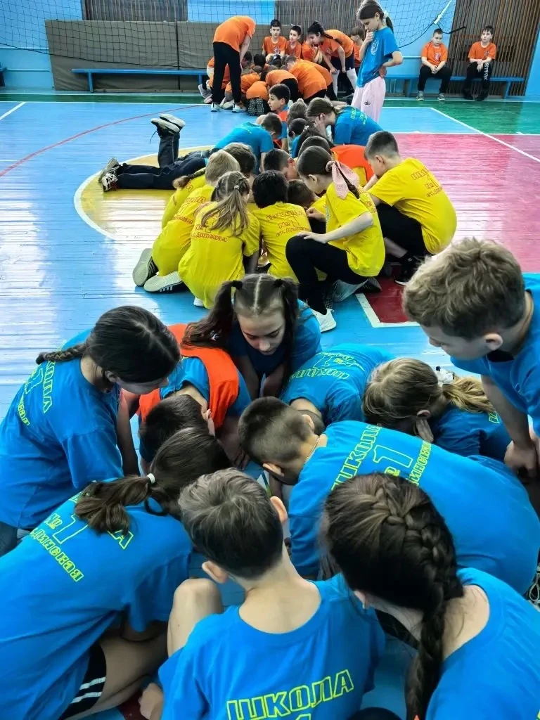 🚀 Кто сказал, что спорт — это скучно? 14 апреля у нас было жарко!  🔥 В нашей школе прошли «Веселые с