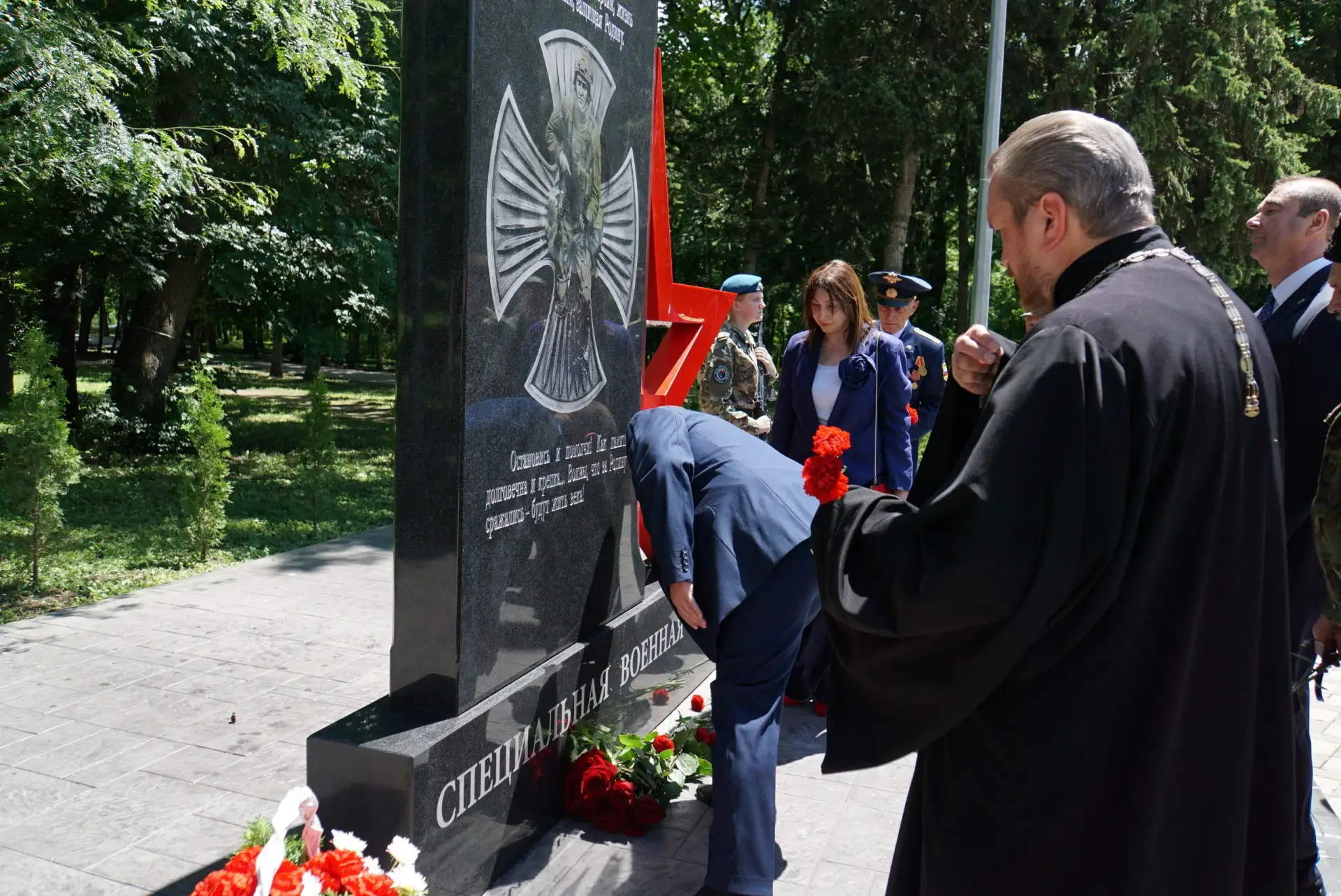 В Парке Победы в Ессентуках появился памятник, который хранит память о героях‑земляках....