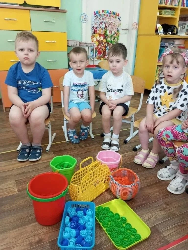 Маленькие крышечки - большое дело!
✅ Воспитанники группы «Березка» точно знают, что большая забота о