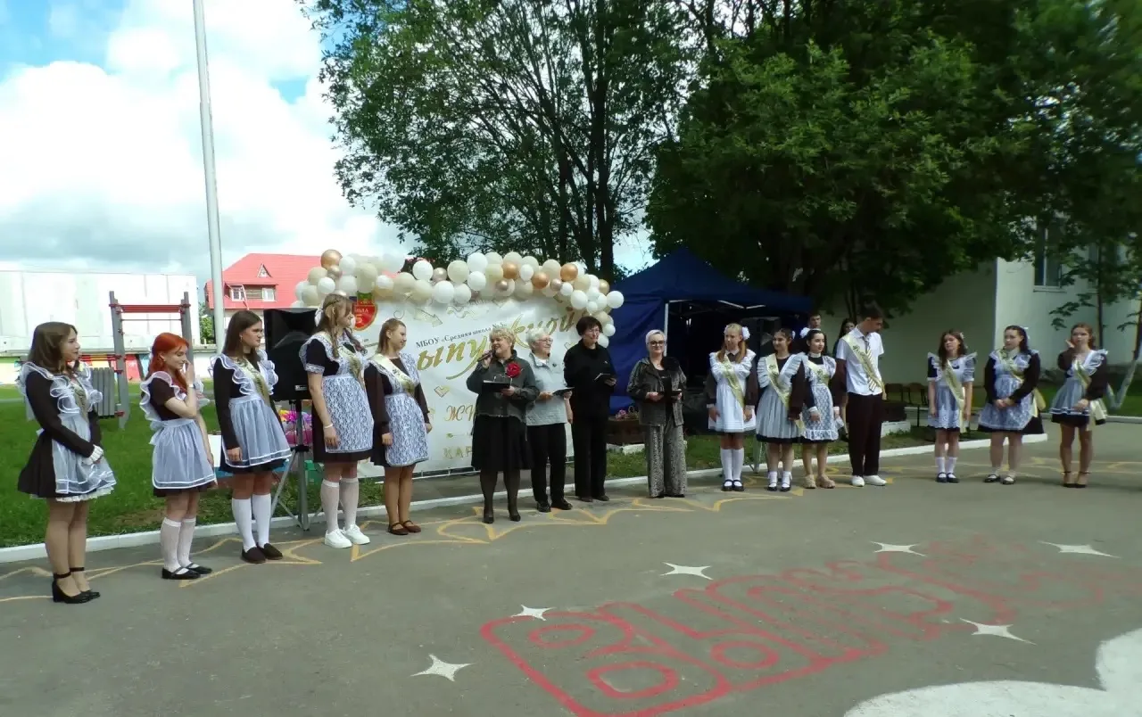 🔔Последний звонок  👩‍🎓🧑‍🎓Сегодня в школах Кольчугинского округа прозвучал Последний звонок. В этом г