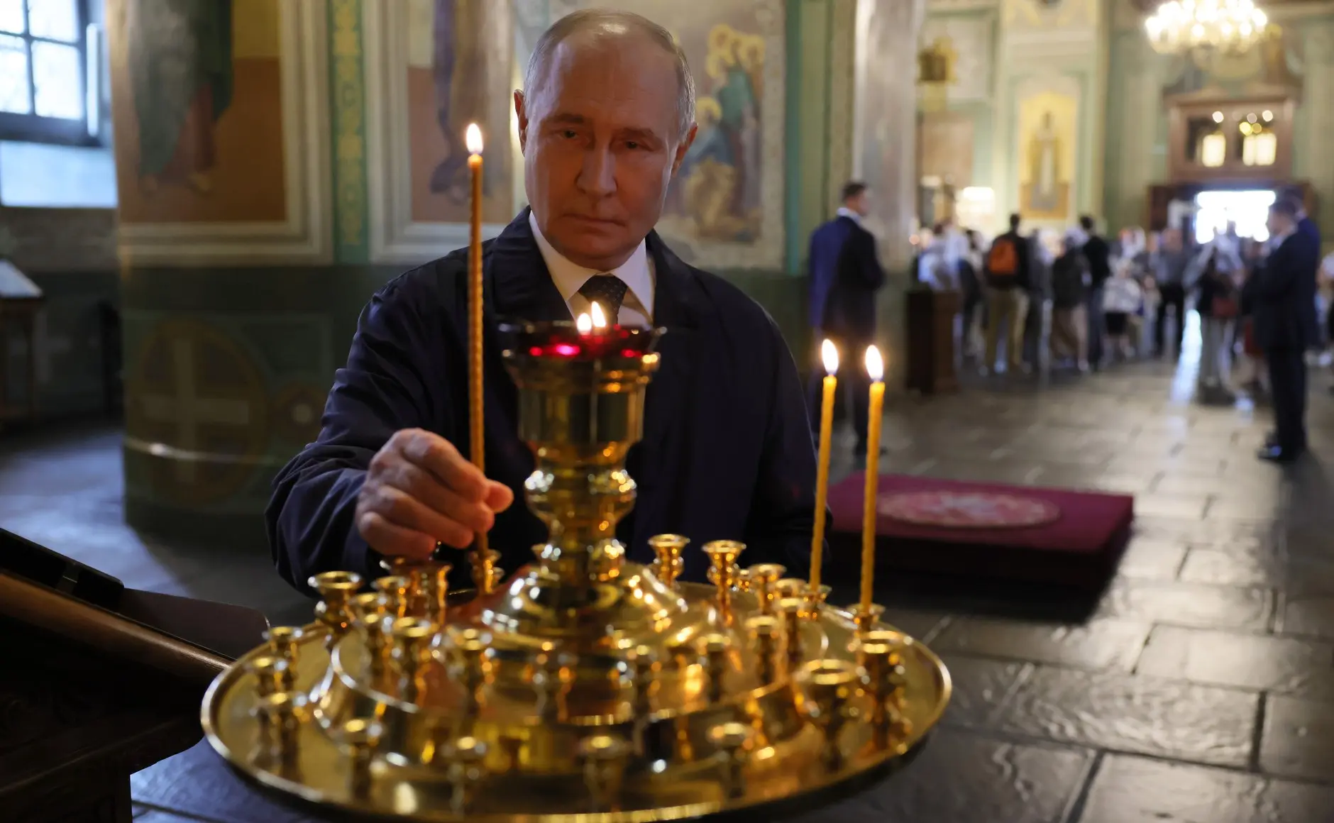 Путин - в кремле

Казанском. 

Президент днем 17 июня прилетел в столицу Татарстана, где проходит са