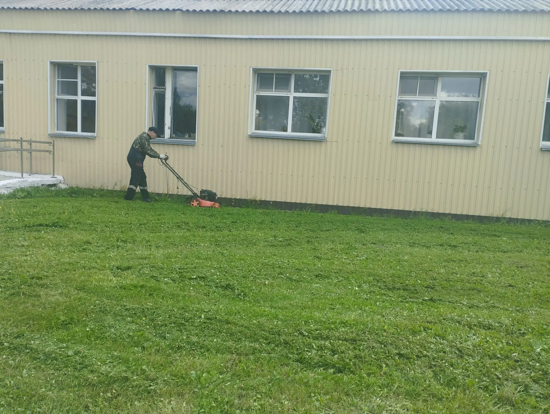 Благоустройство территории — это комплекс мероприятий, направленных на создание благопр...