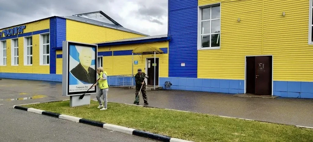 В учреждениях города продолжается работа по благоустройству. 

#санитарнаяпятница73