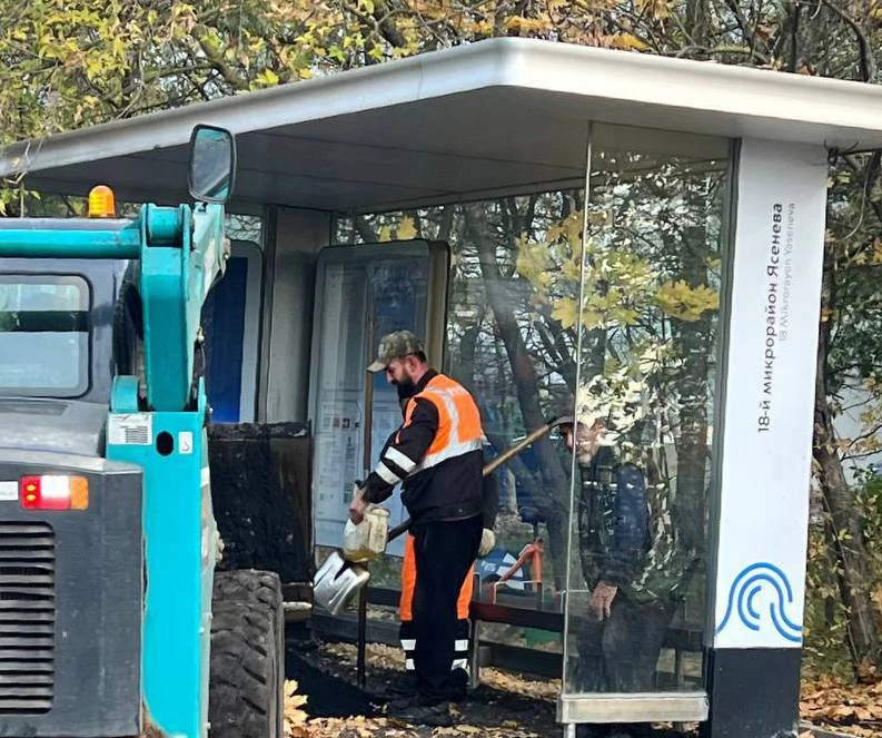 🛣️ У 18-го микрорайона Ясенево обновляют асфальт