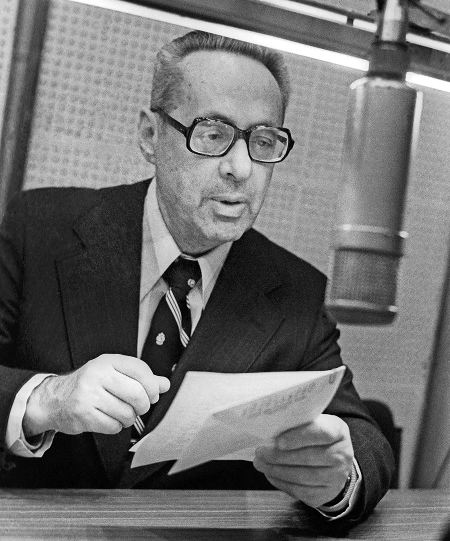 Юрий Левитан (1914–1983) – диктор, чей голос стал символом эпохи. Его зычный, проникновенный баритон