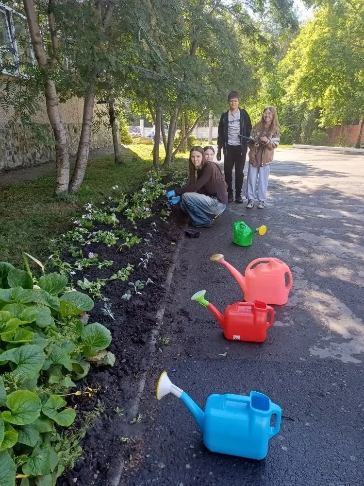 Жизнь в школе не затихает даже летом! 🌿