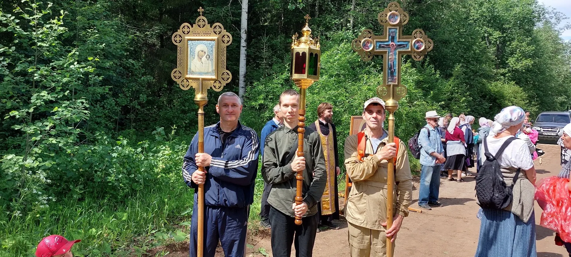 🙏 Состоялся 19-й ежегодный крестный ход к Христофоровой пустыни в Коряжме

Торжественное шествие на