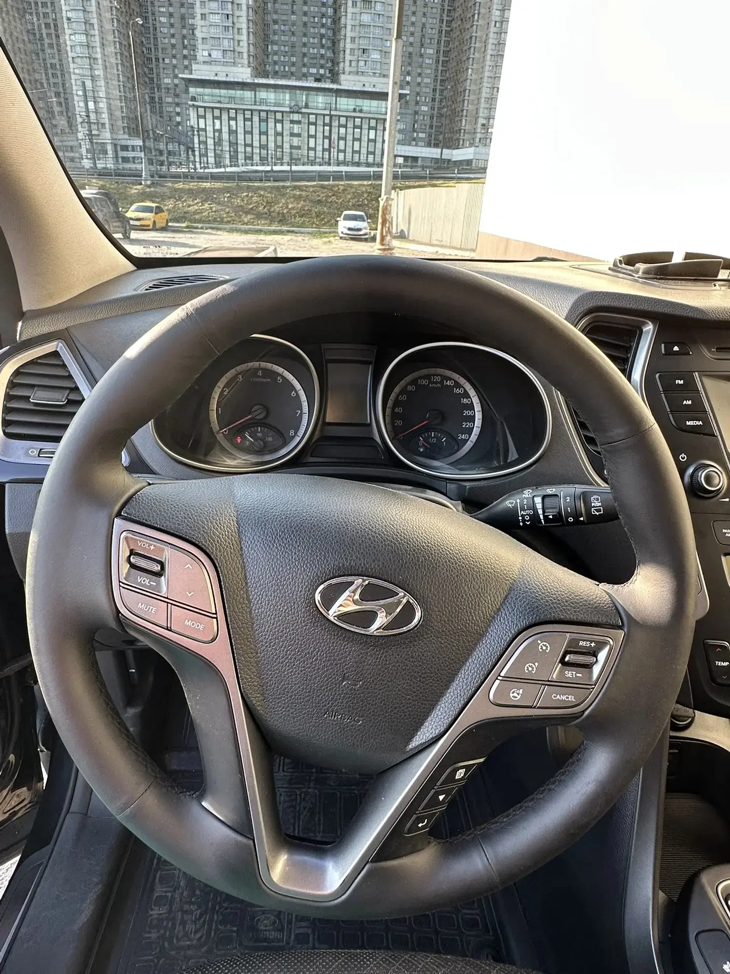 ✅ Hyundai Santa Fe 4WD, пробег 137 т.км.

💁‍♂️ Владельцы: 2. Дилерский автомобиль полностью в завод
