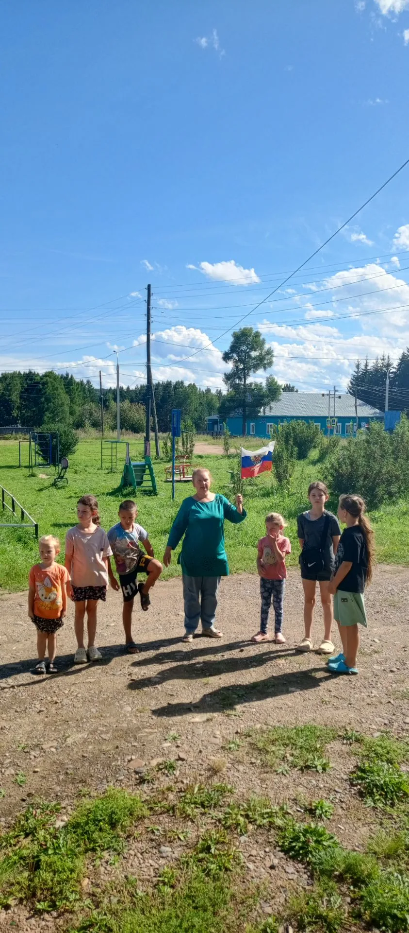 Сегодня в Каменском сельском Доме культуры прошёл праздничный флешмоб, посвящённый Дню ...