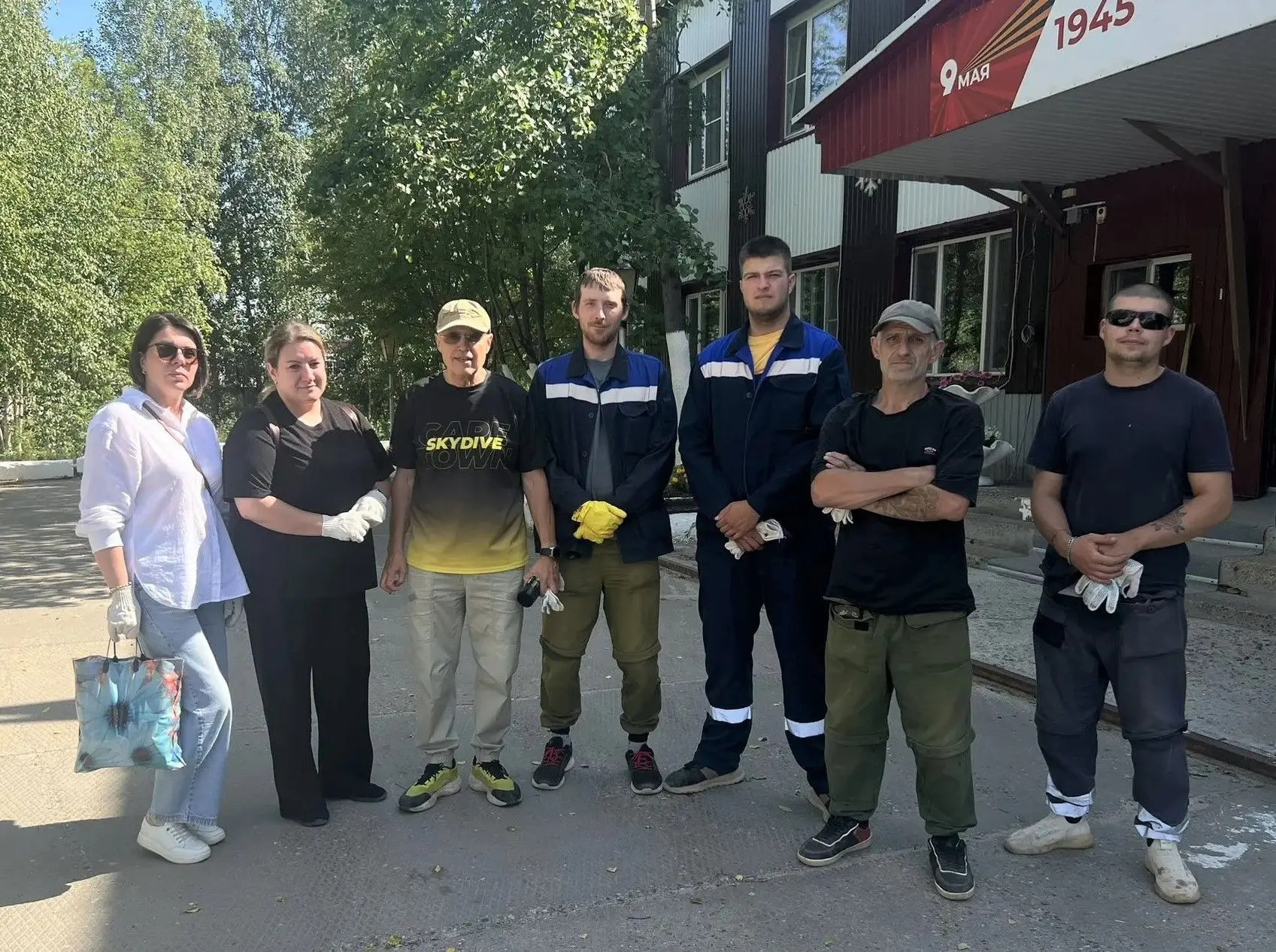 Субботник с пользой для города 🧹

Сотрудники  Тепловодоканала вышли на субботник и внесли свой вкла