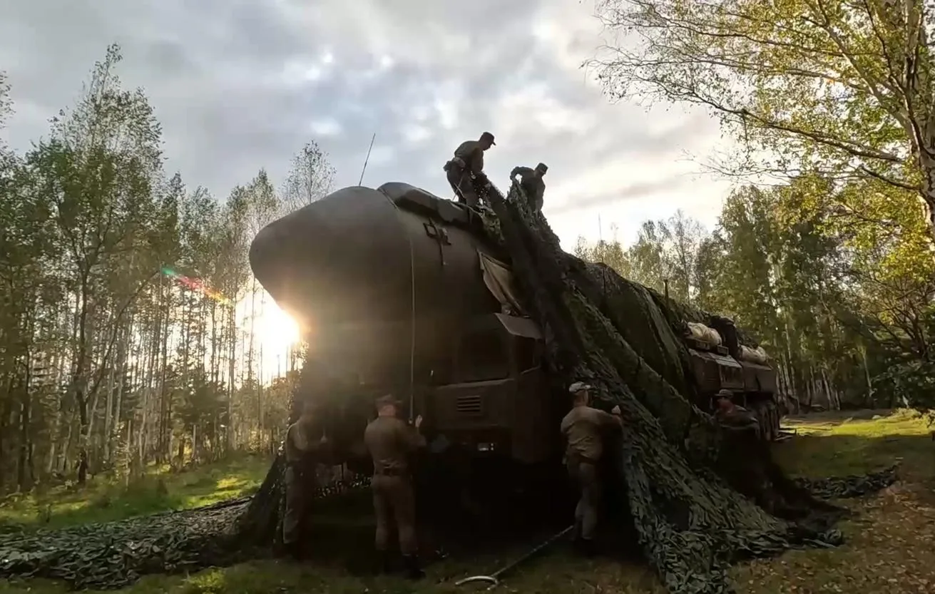 ВС РФ ПРОВОДЯТ УЧЕНИЯ ПО ПРИМЕНЕНИЮ ЯДЕРНЫХ СИЛ  Российские вооруженные силы с 19 по 21 мая проводят
