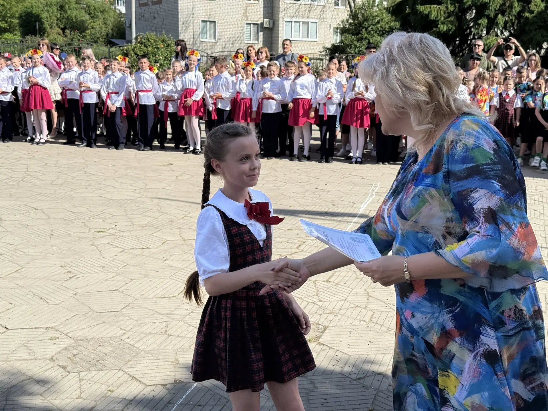 Здравствуй, лето! ☀️  Именно под таким девизом в нашей гимназии прошел торжественный праздник для уч
