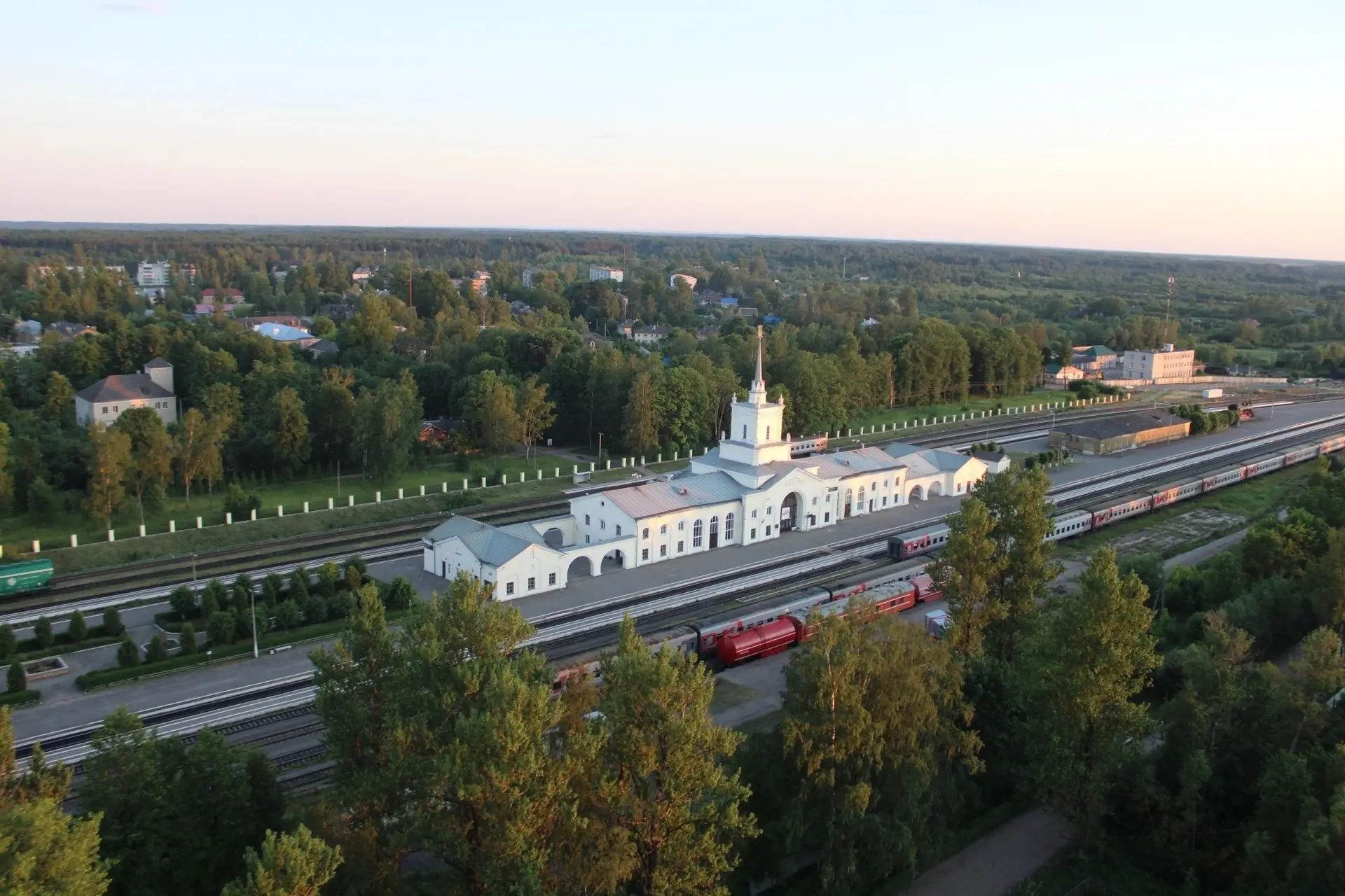 В первое воскресенье августа профессиональный праздник отмечают работники железнодорожного транспорт