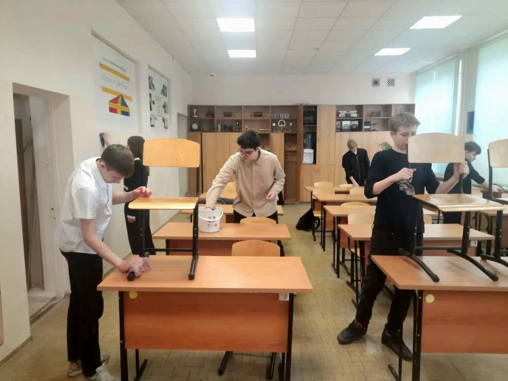 🧹 ЧИСТОТА НАЧИНАЕТСЯ С НАС! В ГИМНАЗИИ №34 ПРОШЛА «БОЛЬШАЯ УБОРКА» ✨  Школа — наш второй дом, и сего