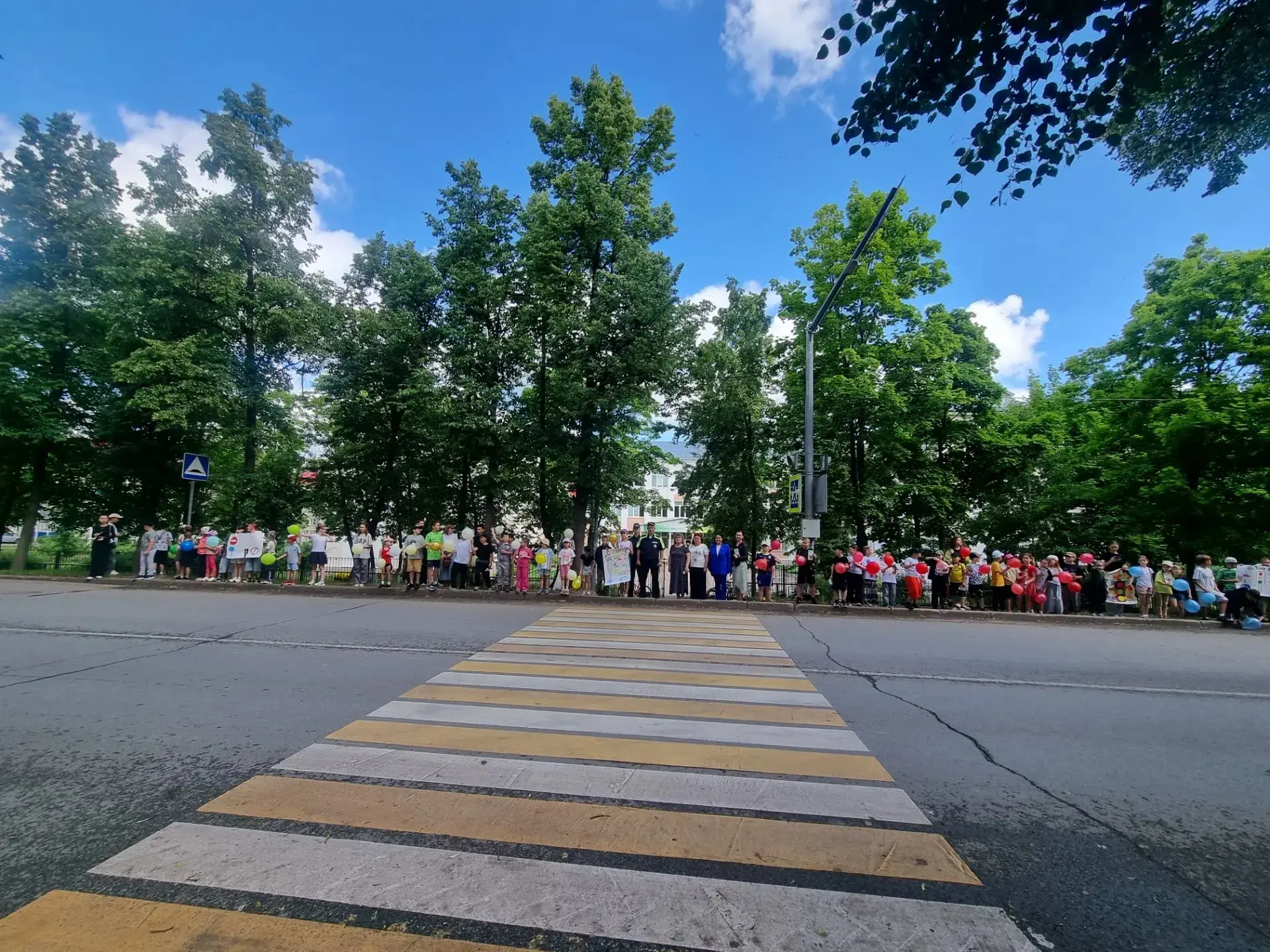 Сегодня воспитанники пришкольного лагеря Ручеёк приняли активное участие в мероприятии , посвященном