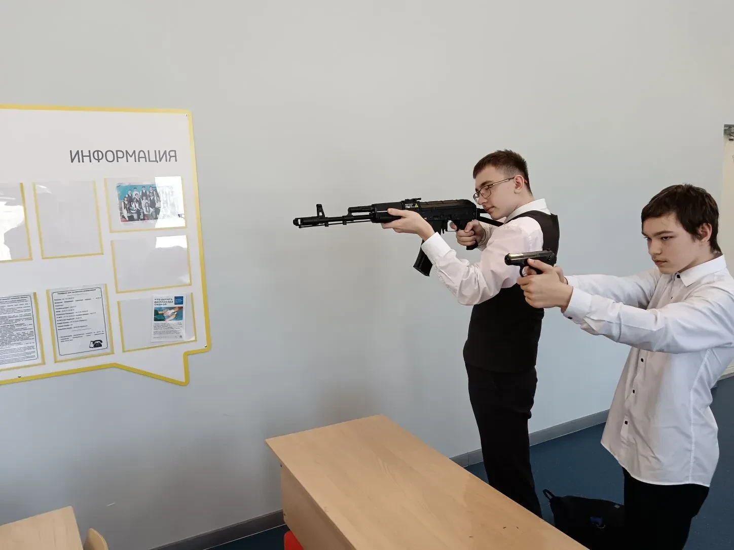 💪Приглашаем в Юнармию-74  «Юнармия» — это всестороннее развитие детей и подростков через патриотизм,