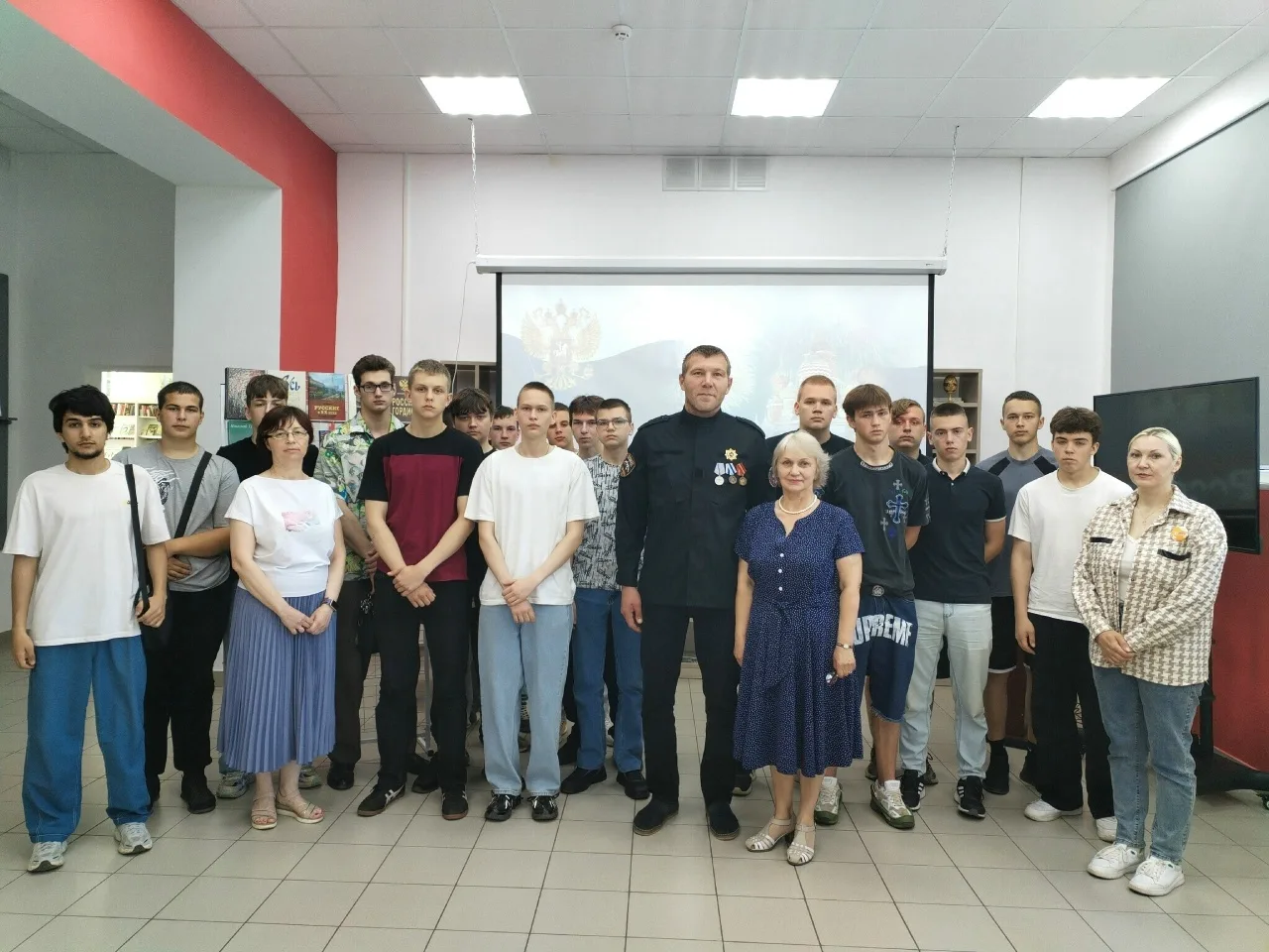Накануне праздника Дня России, студенты нашего колледжа совместно с преподавателем Буро...