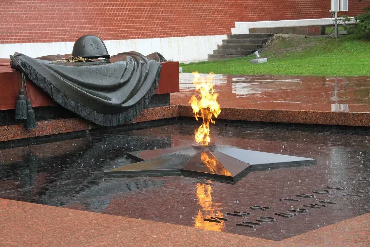 22 июня в России - День памяти и скорби — одна из самых трагических дат в истории страны, связанная 