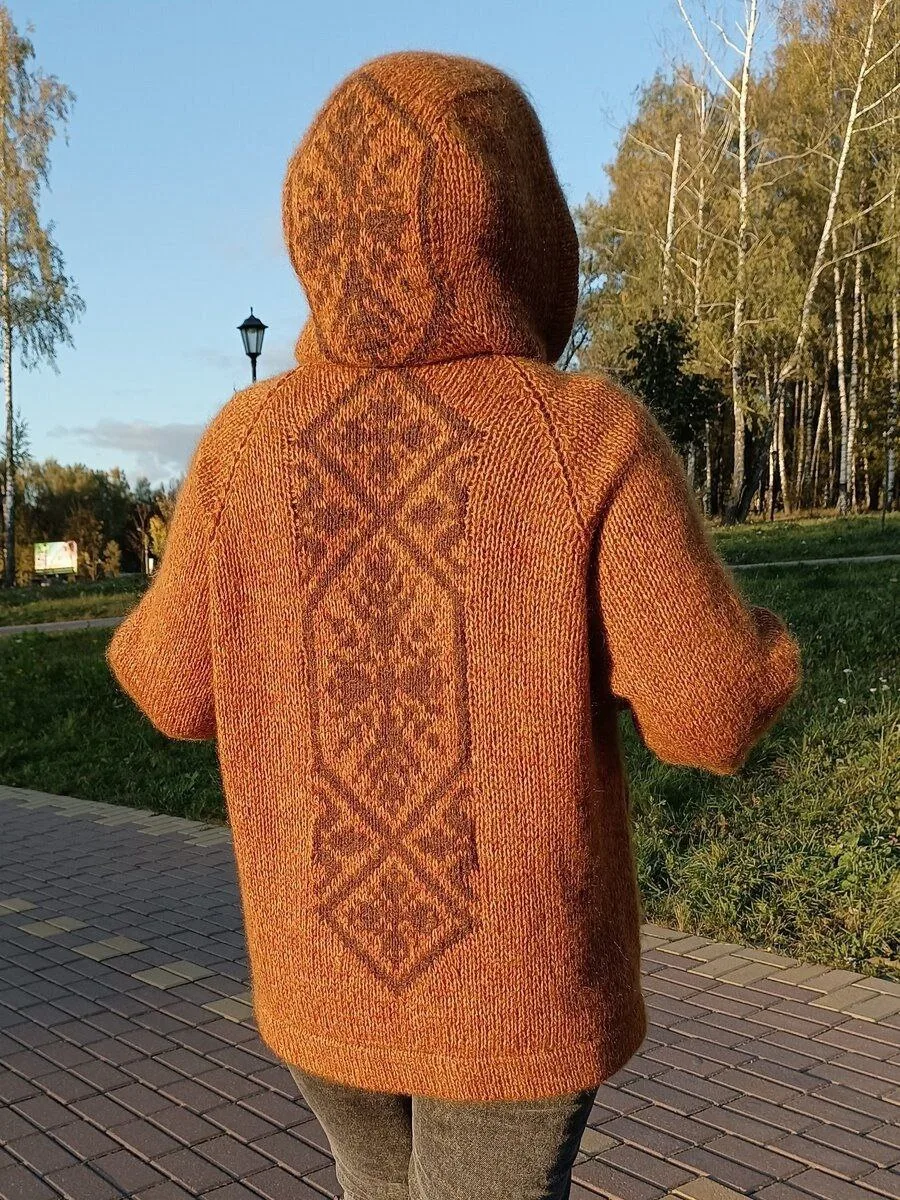 Осенняя куртка с капюшоном от Людмилы Пряжевской