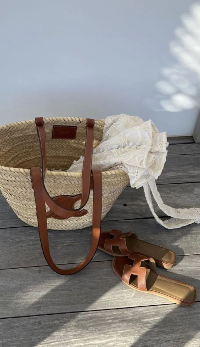 Summer vibe 🌸🕊️🤍