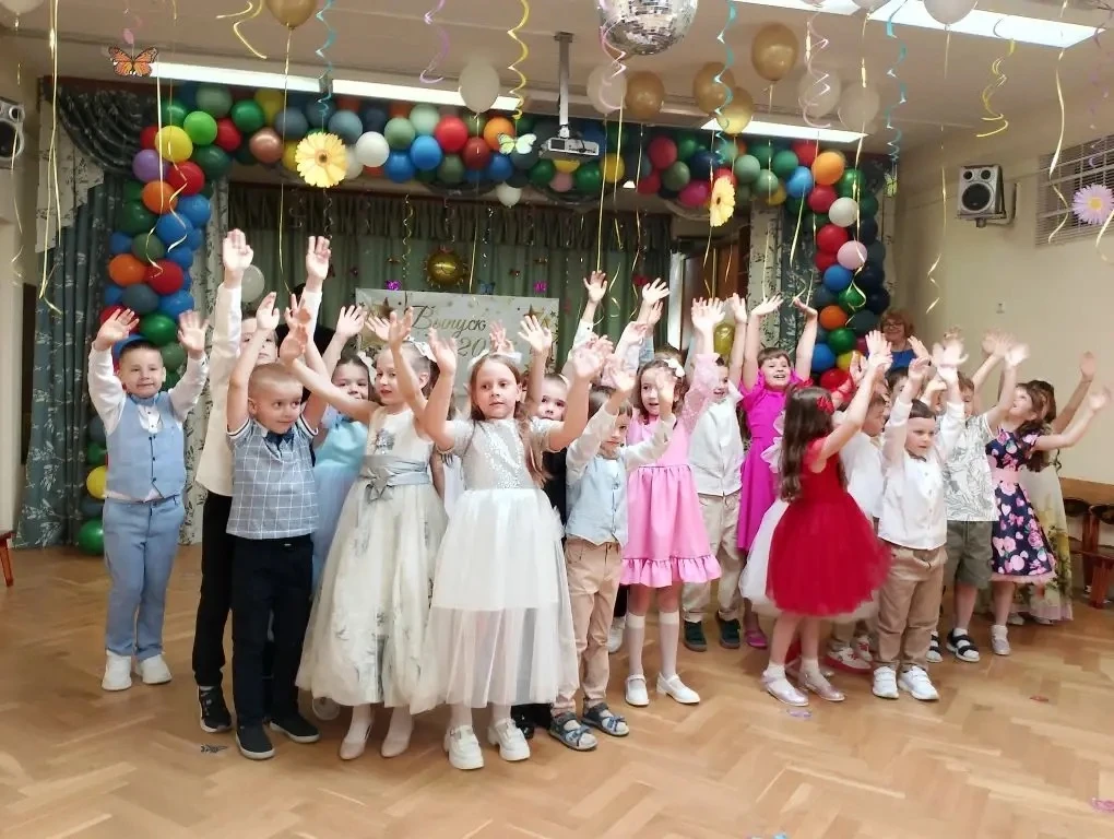 Прощай, детский сад — здравствуй, школа! ✨   🥰В наших дошкольных корпусах прошли выпускные балы — яр