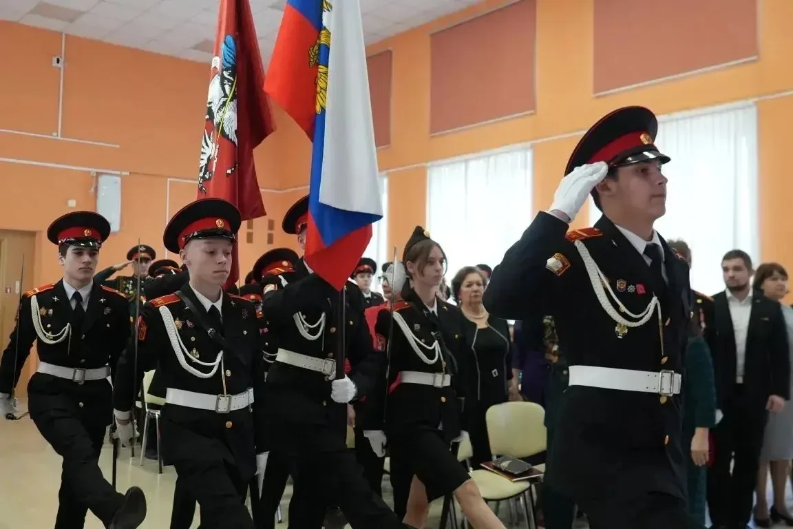 🎖В нашей школе состоялось открытие «Парты Героя» в честь выпускника нашей школы, участника СВО Андре