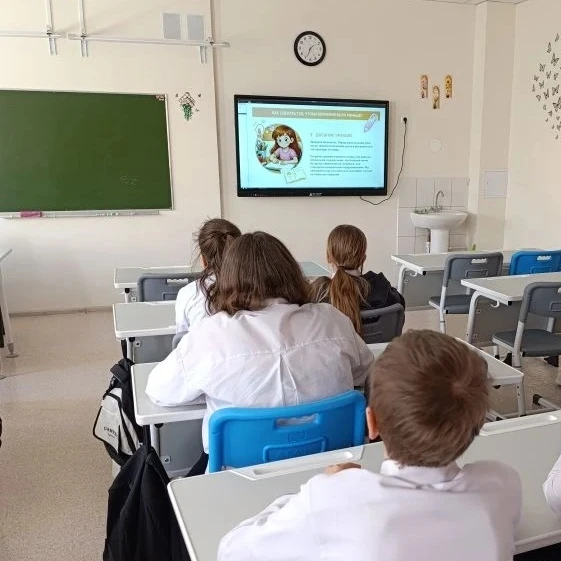 ☝️РАЗГОВОРЫ О ВАЖНОМ ☝️  Традиционно наша неделя началась с церемонии поднятия Государственного флаг