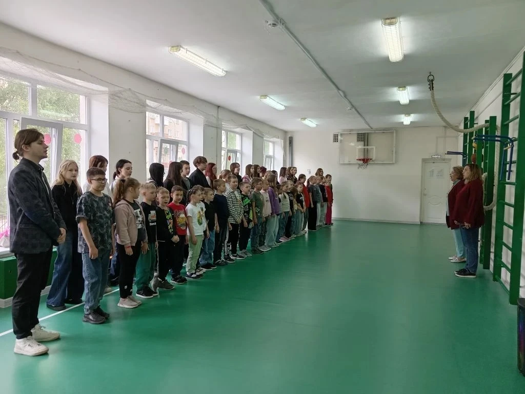 ЛЕТО НАЧИНАЕТСЯ!  ШКОЛЬНЫЙ ЛАГЕРЬ ОТКРЫВАЕТ СВОИ ДВЕРИ

Сегодня в нашей школе состоялось торжественн