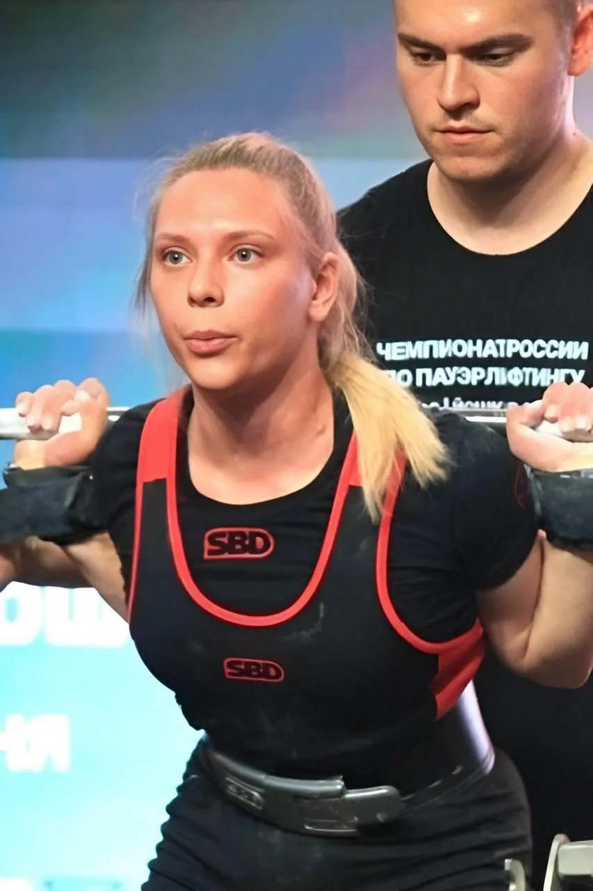 Спортсменка из Апатитов стала чемпионкой России по пауэрлифтингу

Представительница Апатитов Софья Ц