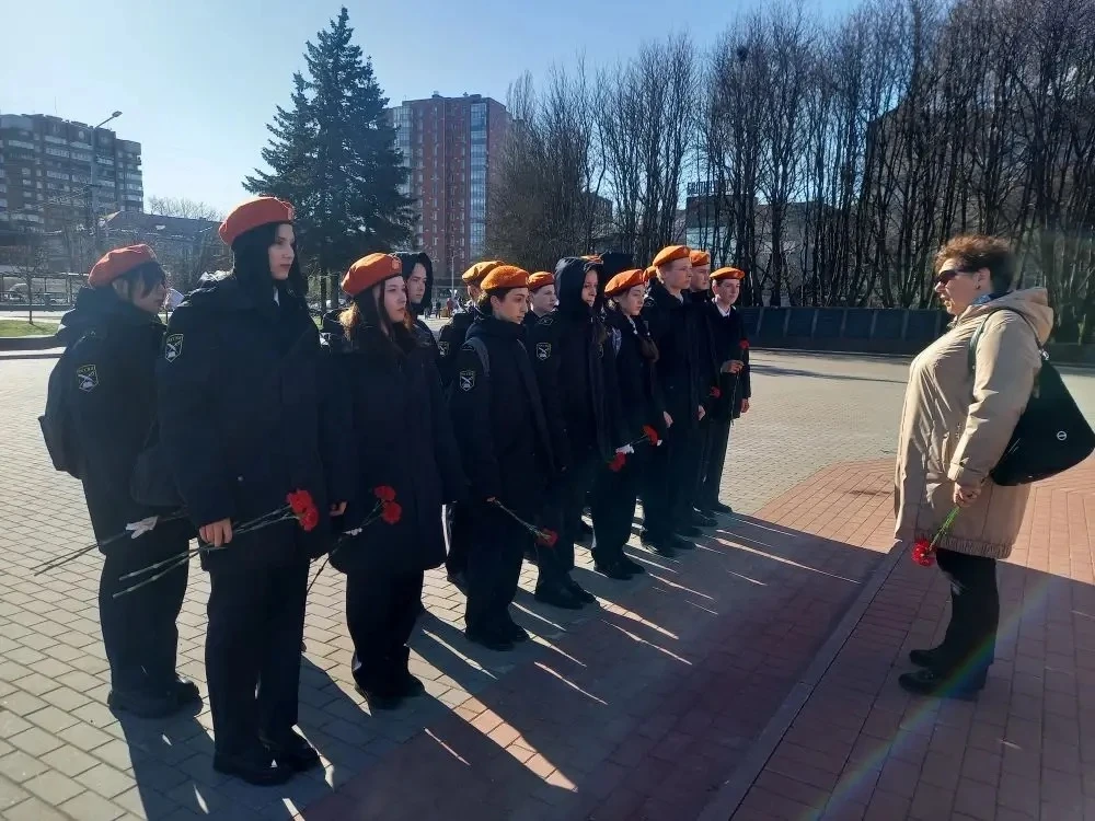 День штурма Кёнигсберга  Обучающиеся нашей школы приняли участие в торжественном возложении цветов к