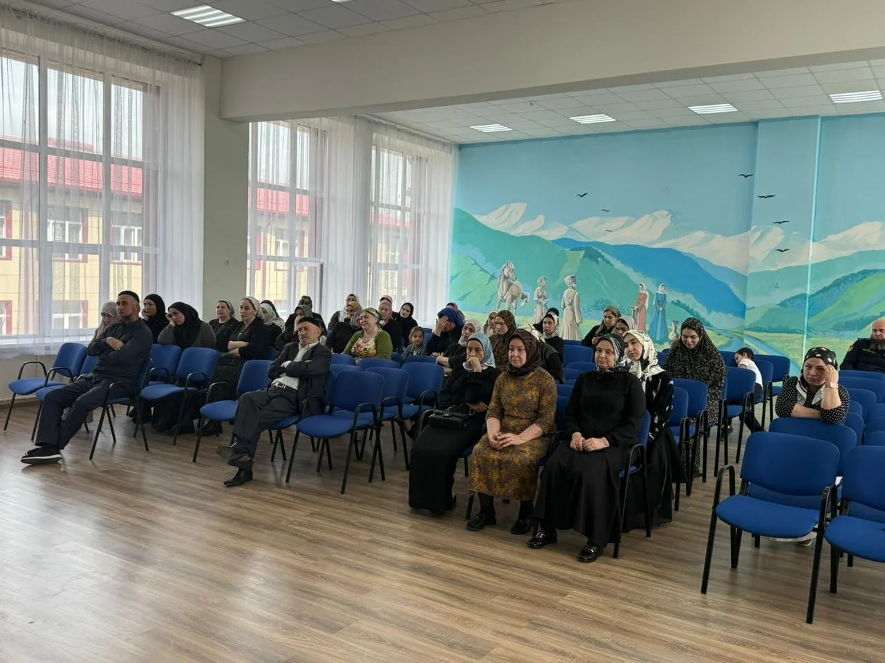 В МБОУ «СОШ № 54 им. Хасана Кааева» г. Грозного прошло родительское собрание, посвящённ...